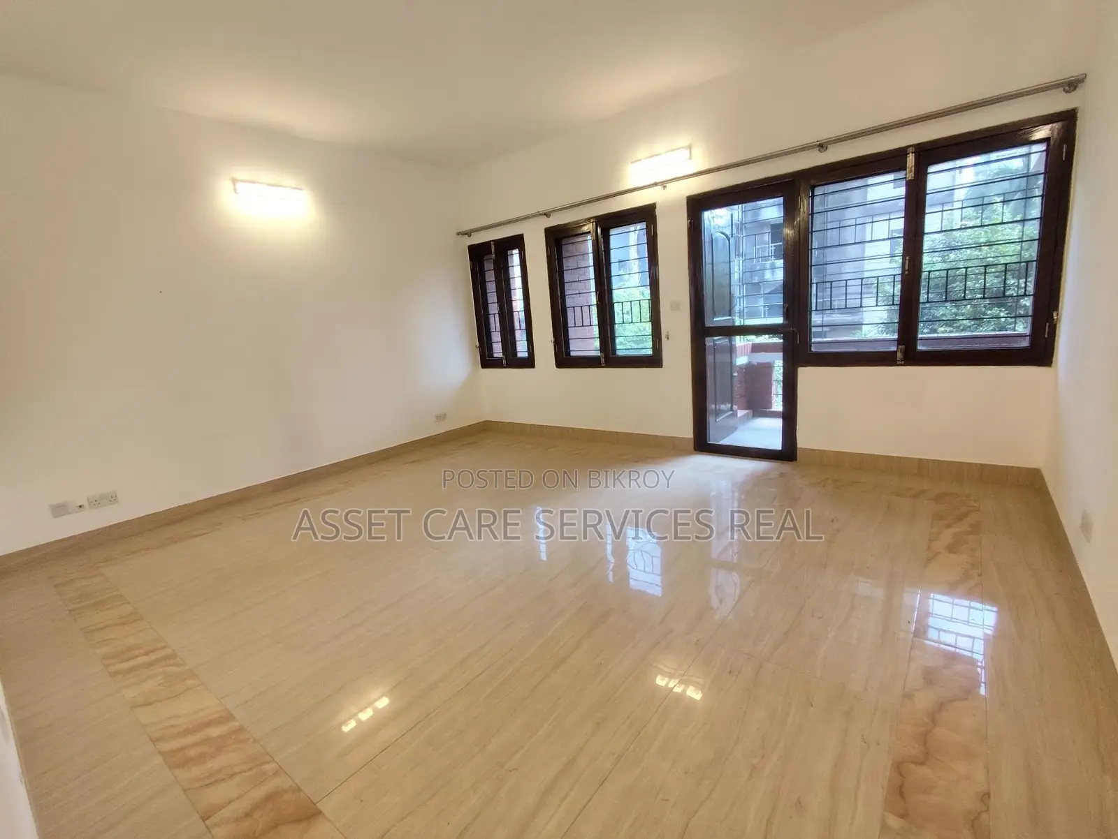 Luxurious Independent House Rent Baridhara Diplomatic Zone
