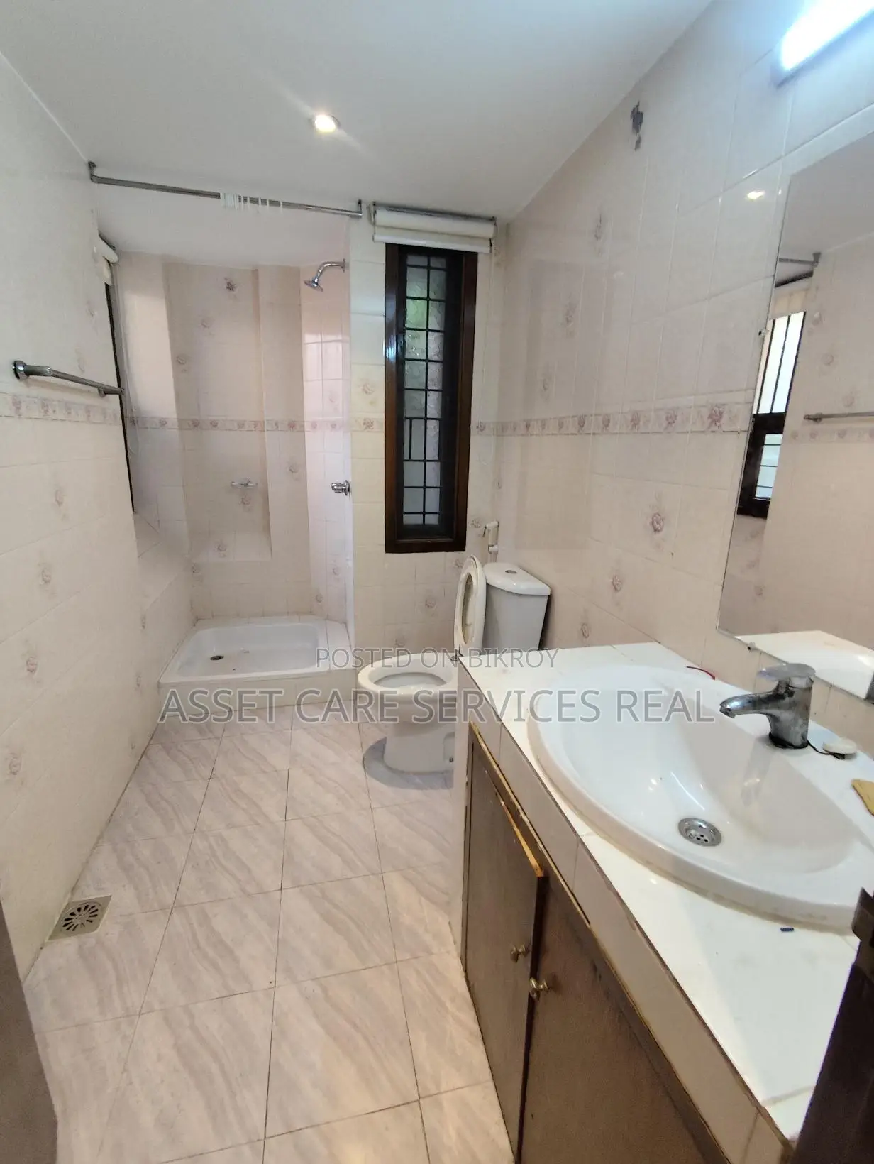 Luxurious Independent House Rent Baridhara Diplomatic Zone
