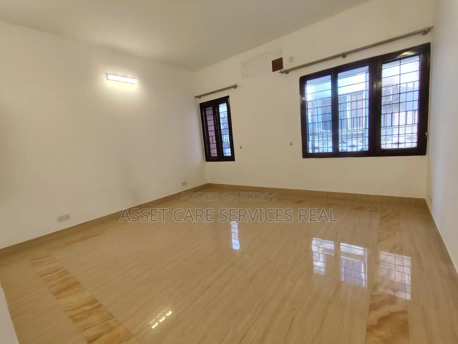 Luxurious Independent House Rent Baridhara Diplomatic Zone