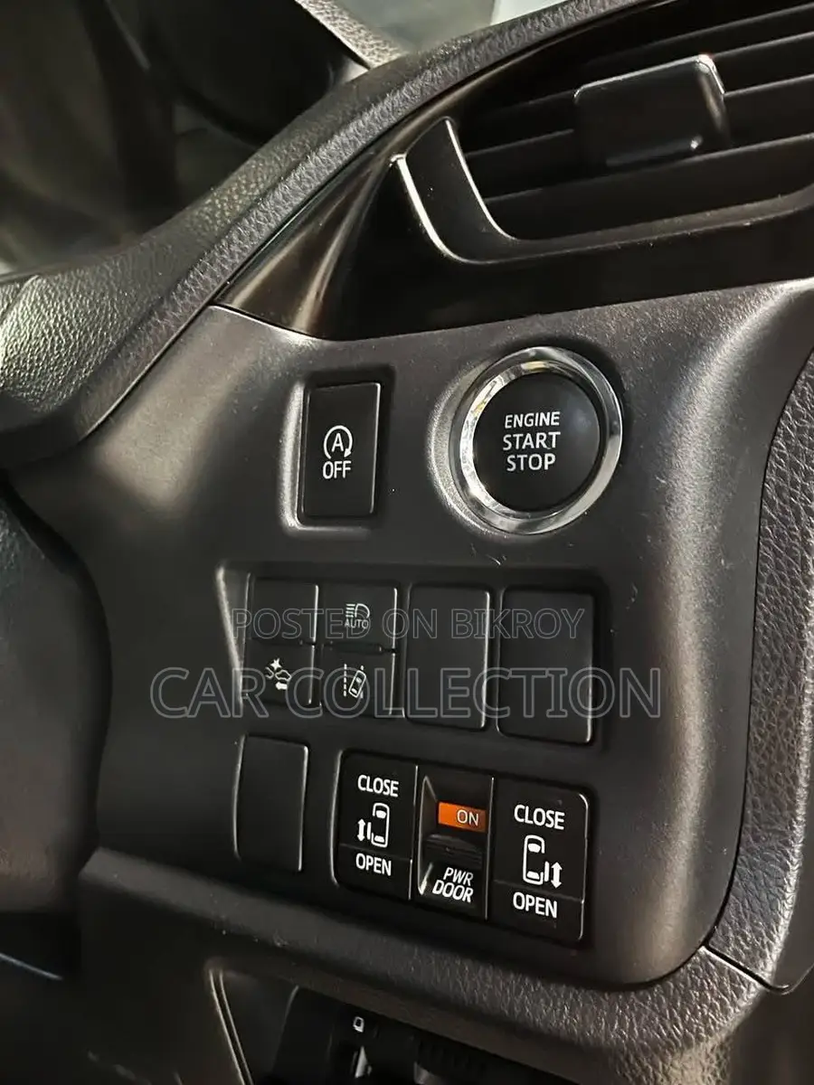 Toyota Esquire GI Pkg With Lone 2020