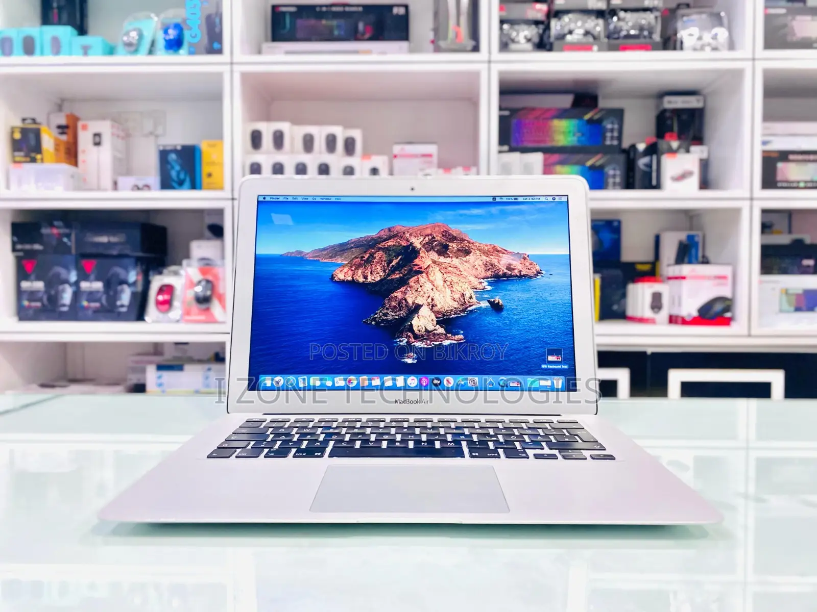 Apple MacBook AIR 2015,Core i7 8GB Ram 128GB SSD,5 Hours Charge