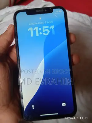 Apple iPhone XS . (Used)