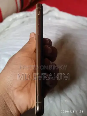 Apple iPhone XS . (Used)