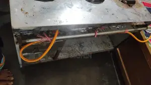 রেস্টুরেন্টের চুল