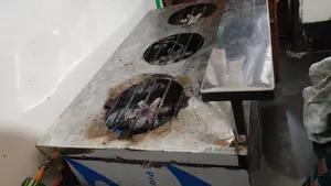 রেস্টুরেন্টের চুল