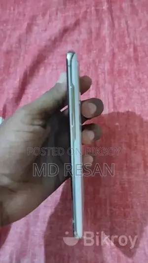 Samsung Galaxy S20 (Used)