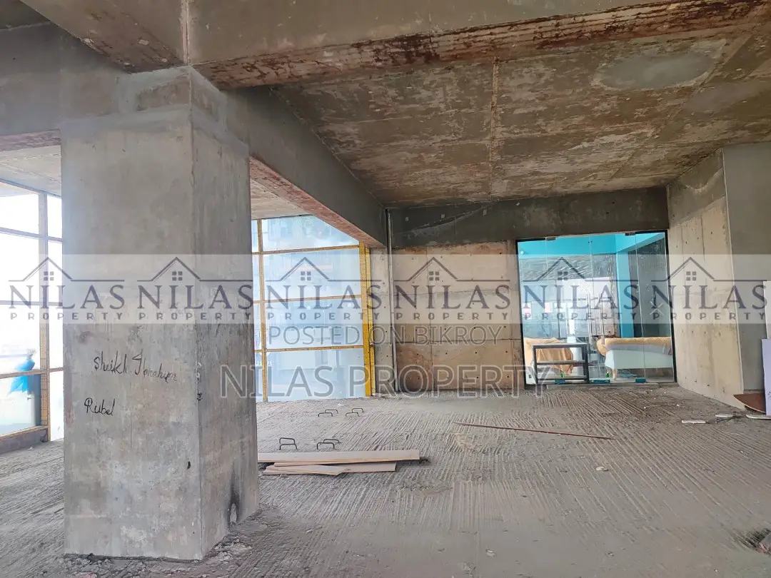 Office/Clinic/Café 4200 Sft Commercial Space for Rent