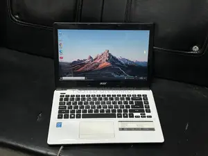 ACER ASPIRE E1 intel pentium 4th gen 4GB 320GB HDD
