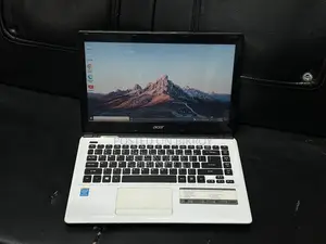 ACER ASPIRE E1 intel pentium 4th gen 4GB 320GB HDD