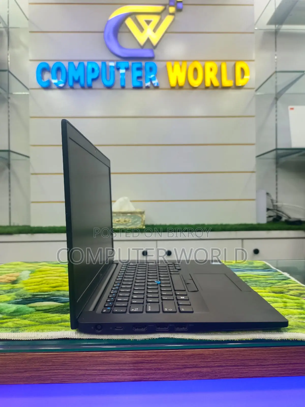 Dell Latitude 7400 (Intel(R) Core(TM) i7-8665U 8th Gen)