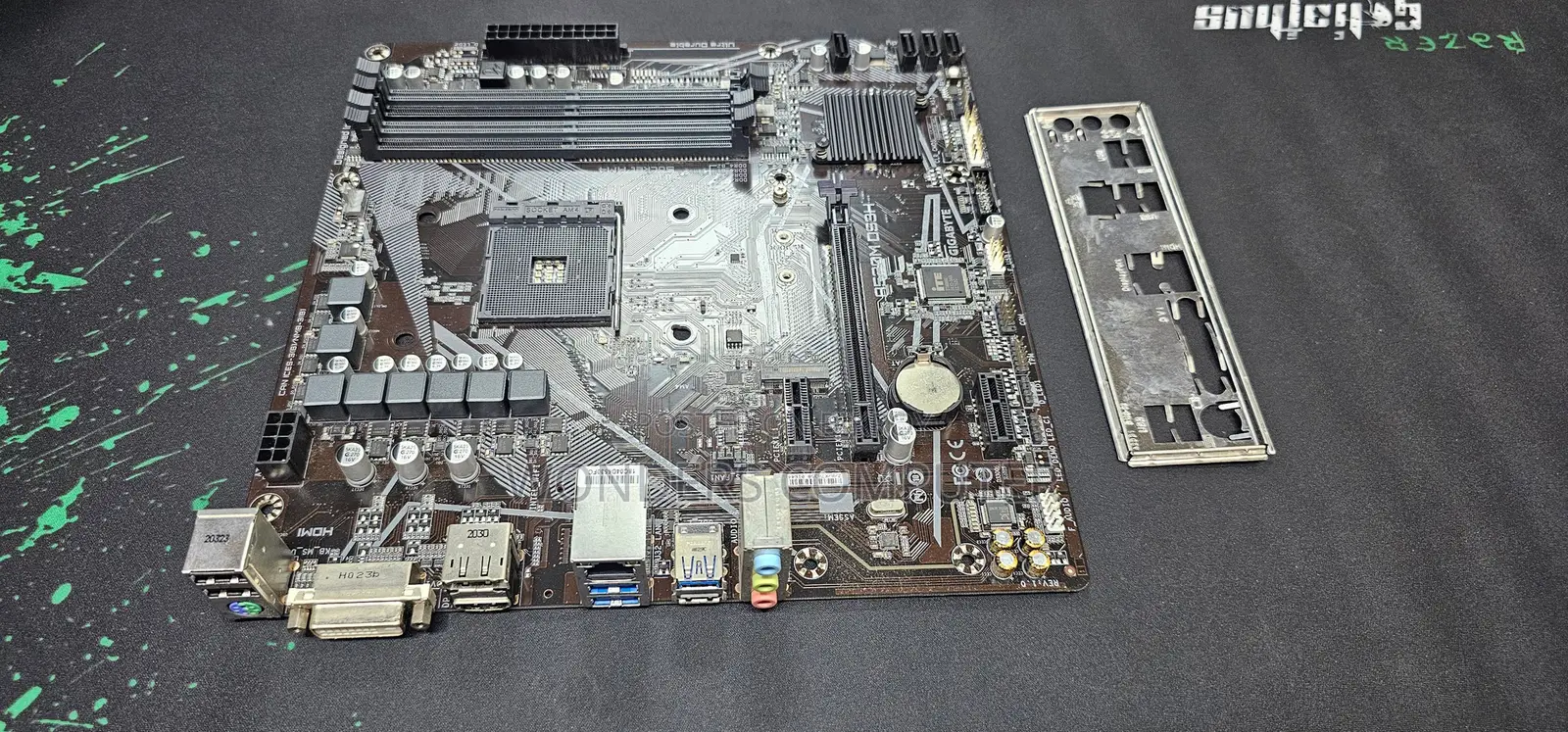 Gigabyte A520M DS3H AMD AM4 মাদারবোর্ড নতুনের মতো