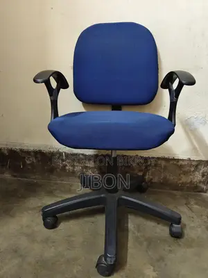 চেয়ার।