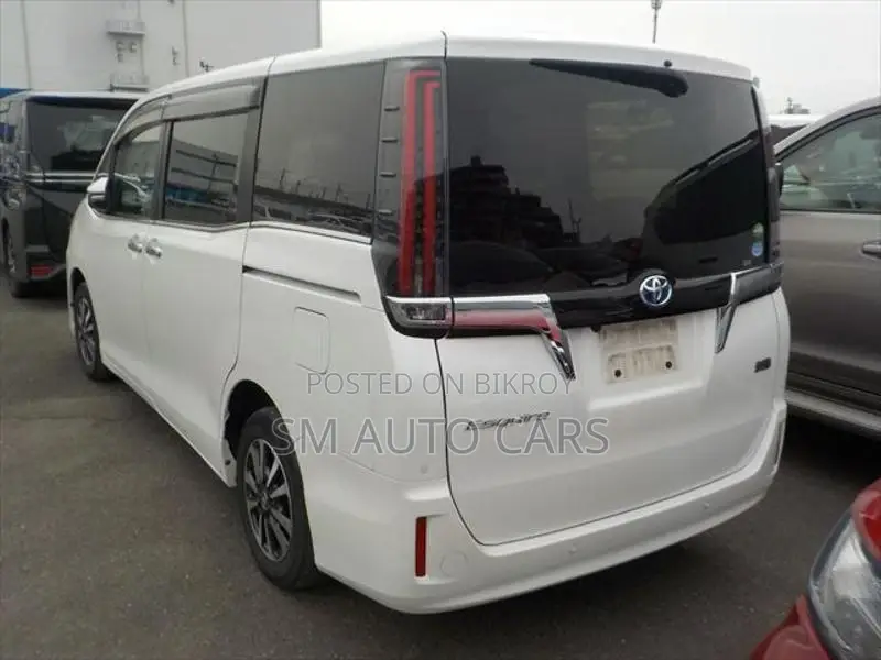 Toyota Esquire Hybrid Gi Pearl 2021