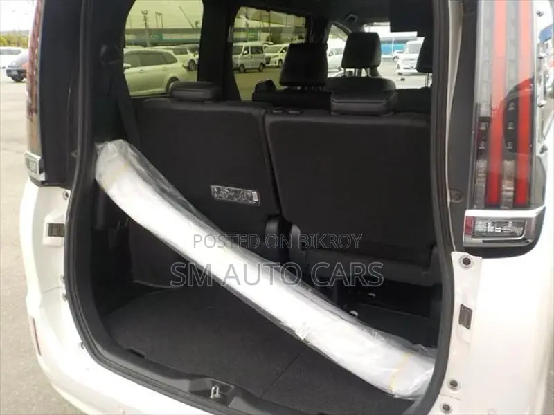 Toyota Esquire Hybrid Gi Pearl 2021