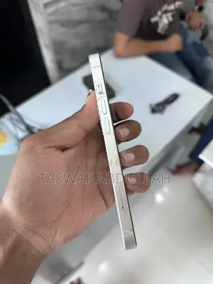 Apple iPhone 13 (Used)