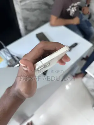 Apple iPhone 13 (Used)