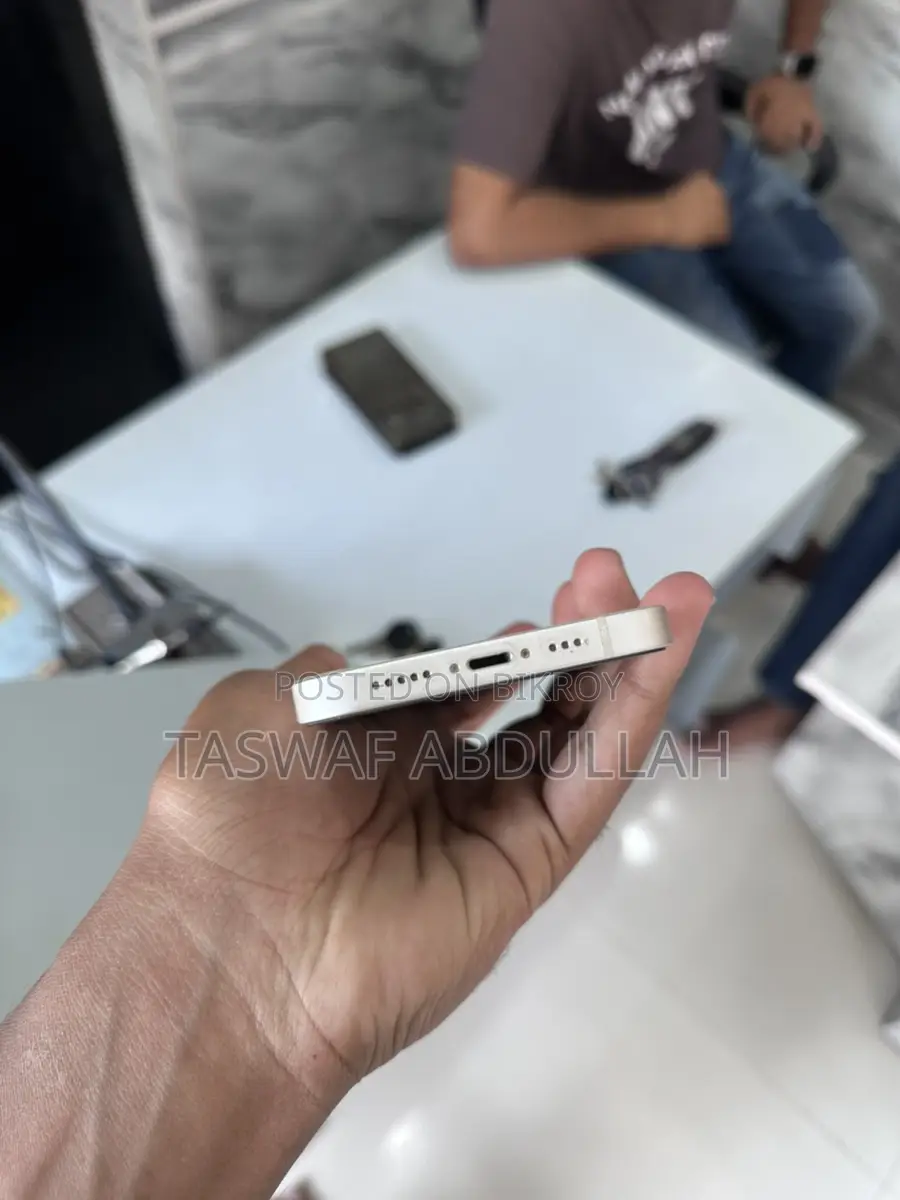 Apple iPhone 13 (Used)