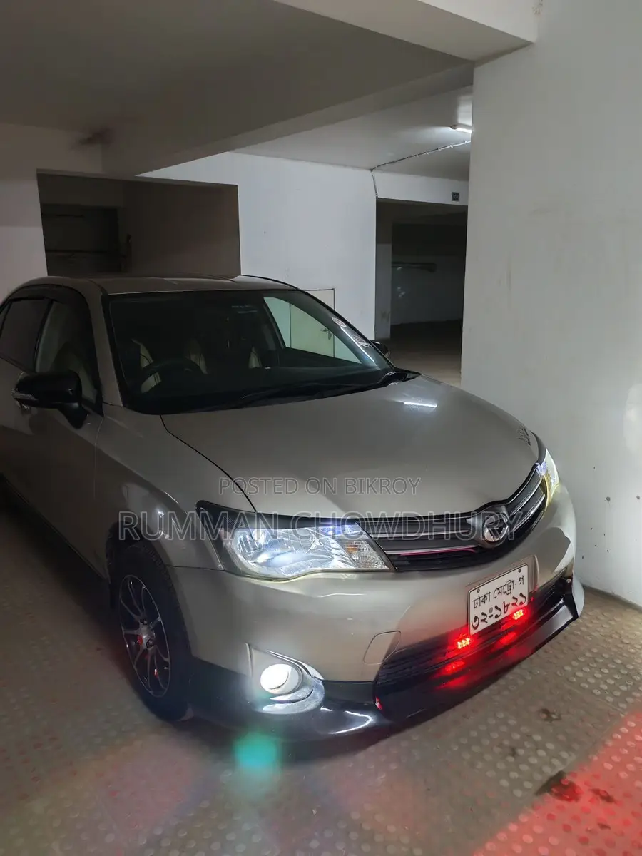 Toyota Axio 2012