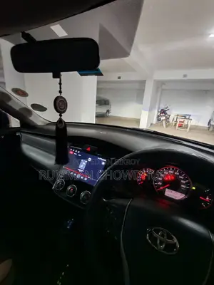 Toyota Axio 2012