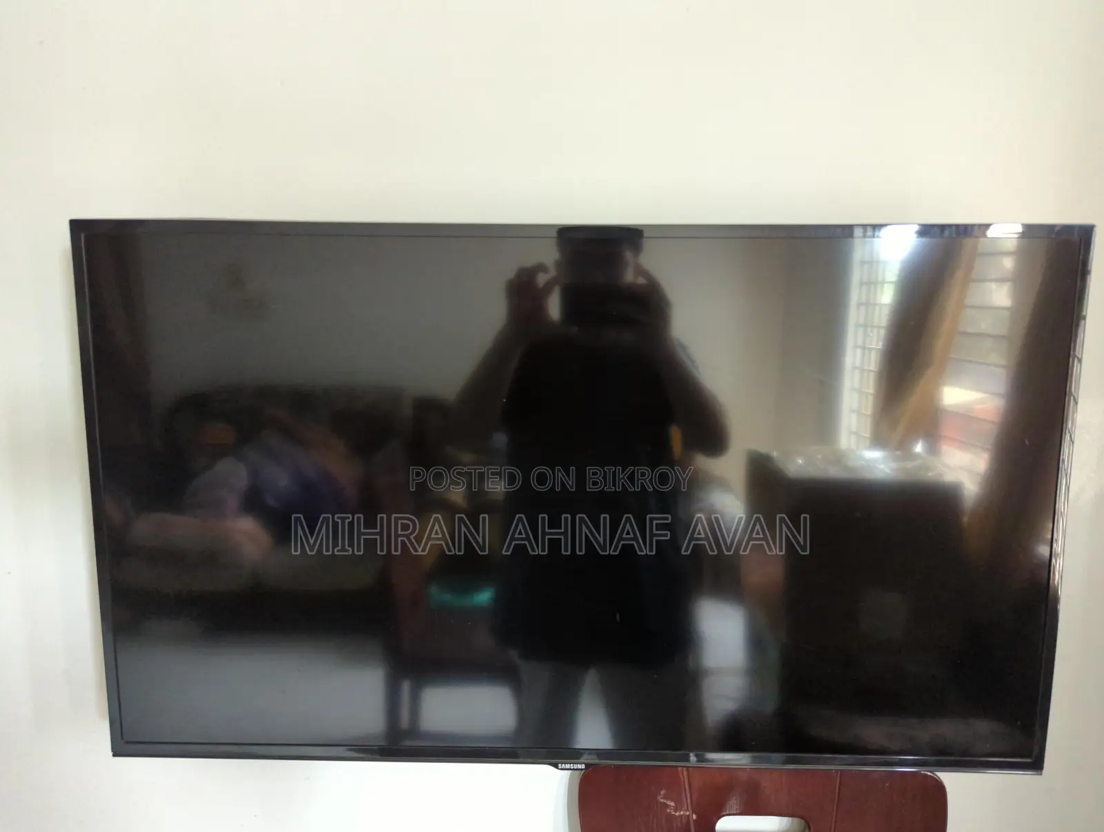Tv for sell in good price negotiate if interested.