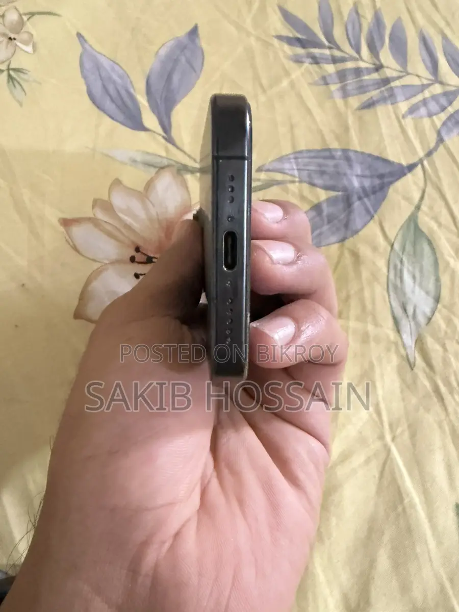 Apple iPhone 15 Pro (Used)