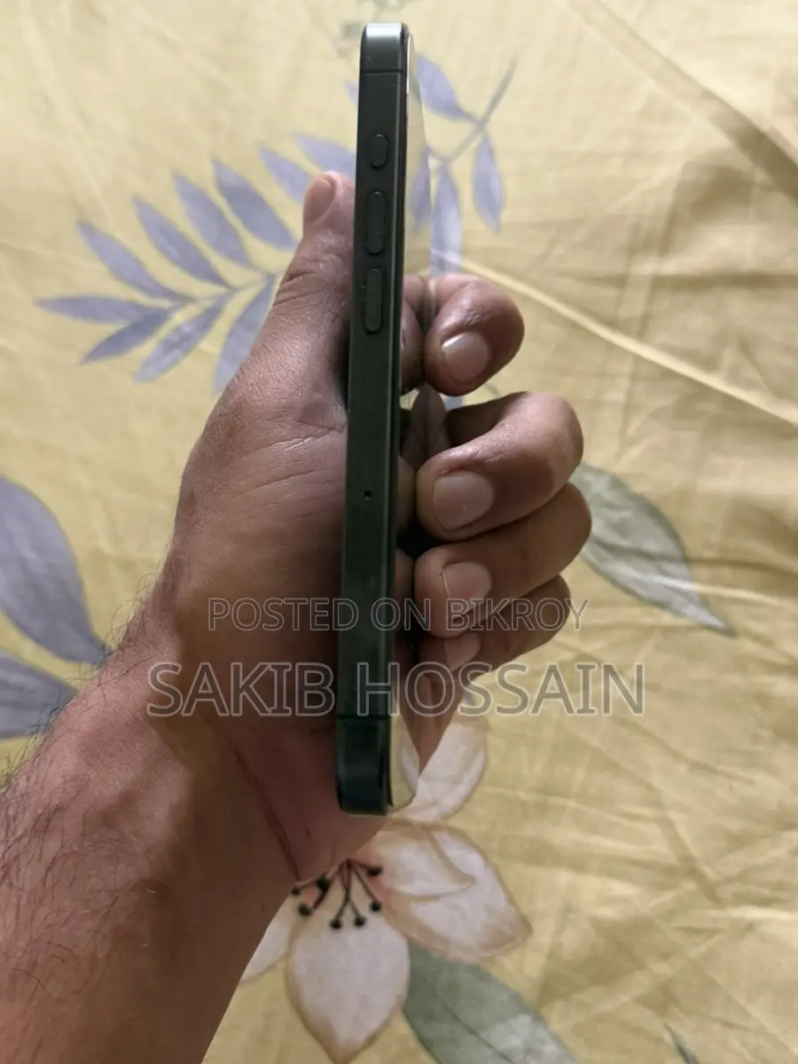 Apple iPhone 15 Pro (Used)