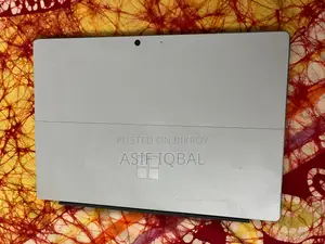 Microsoft Surface Pro 7 সাথে অ্যাটাচেবল কিবোর্ড