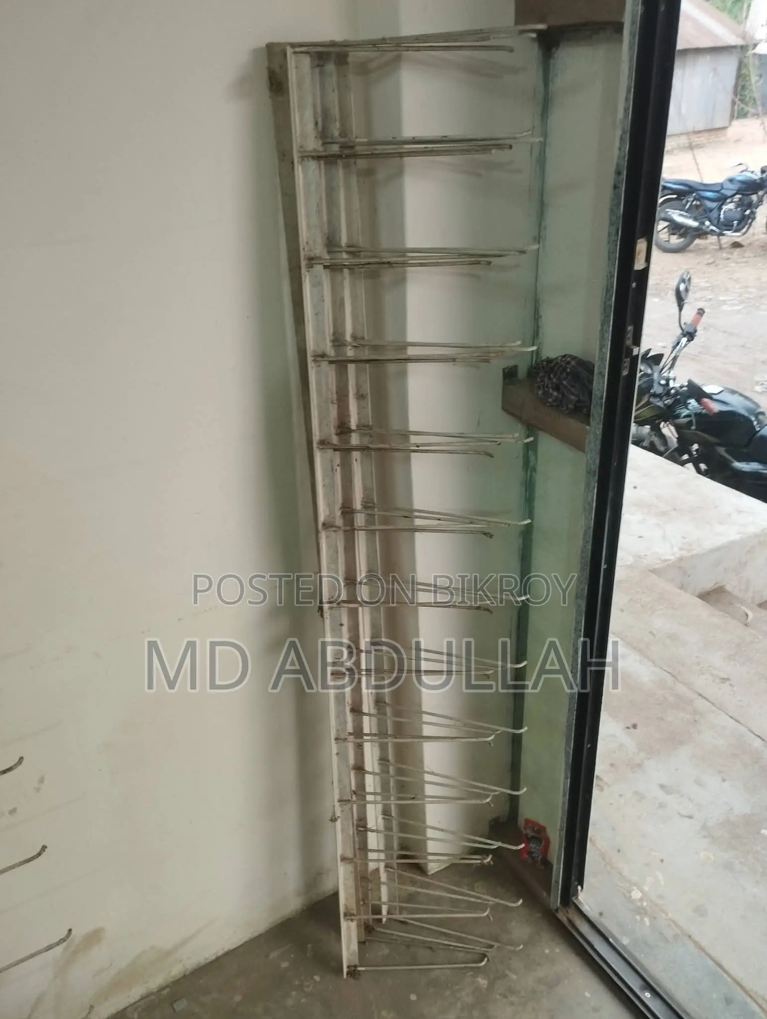 ওয়াল হ্যাঙ্গার