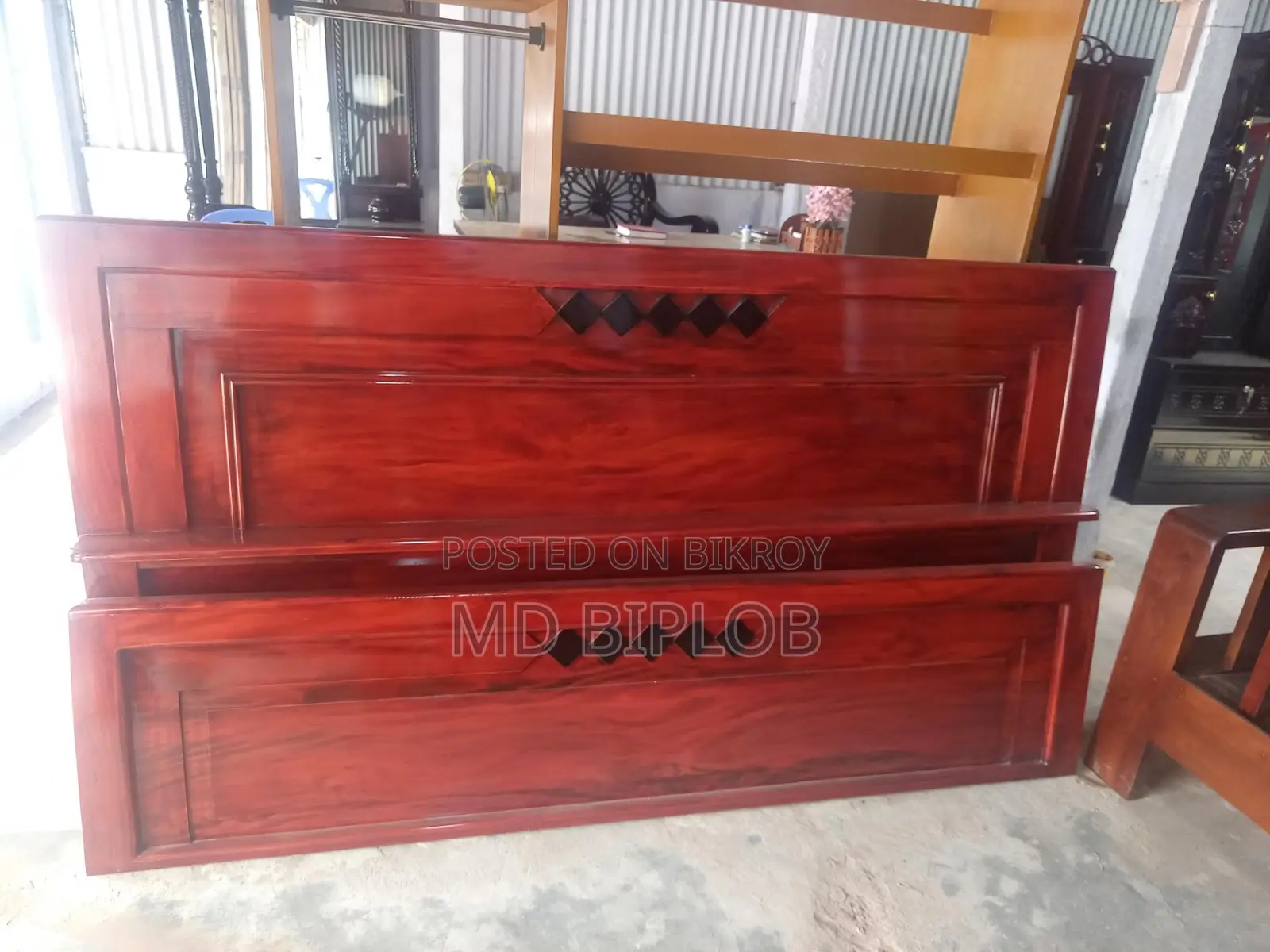 মেহগনি কাঠের খাট একদম নতুন