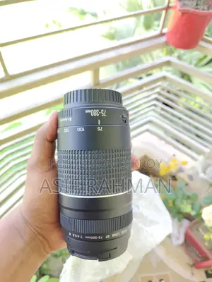 75-300 mm zoom lens