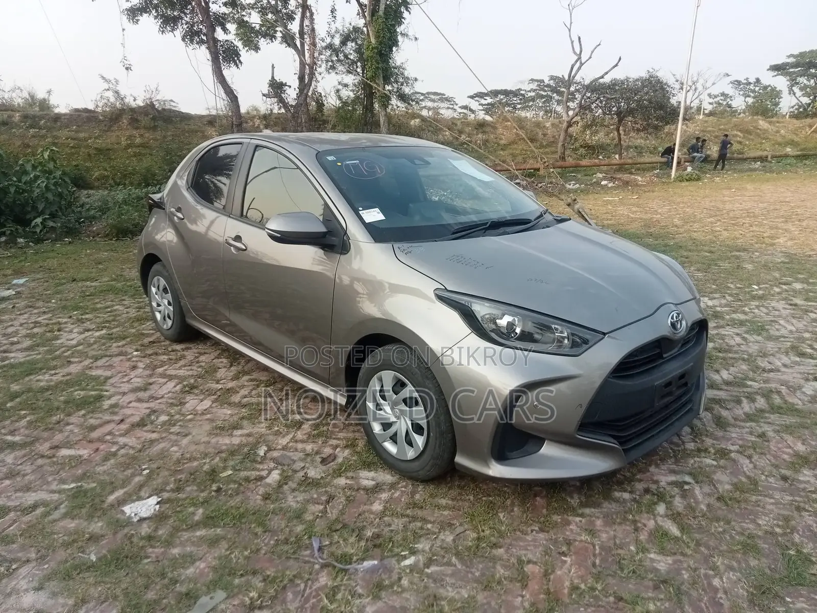 Toyota Yaris 2021 Brown