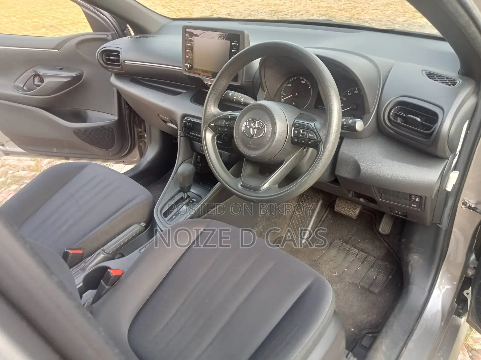Toyota Yaris 2021 Brown