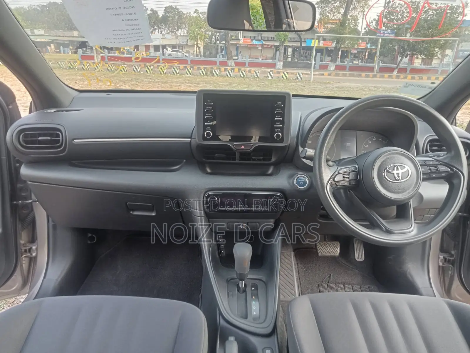 Toyota Yaris 2021 Brown