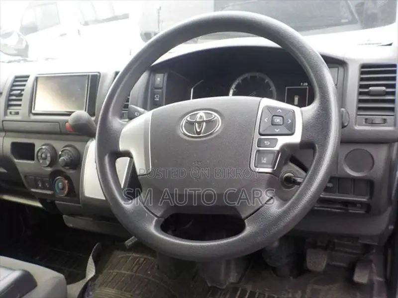 Toyota Hiace GL Silver Dual AC 2021