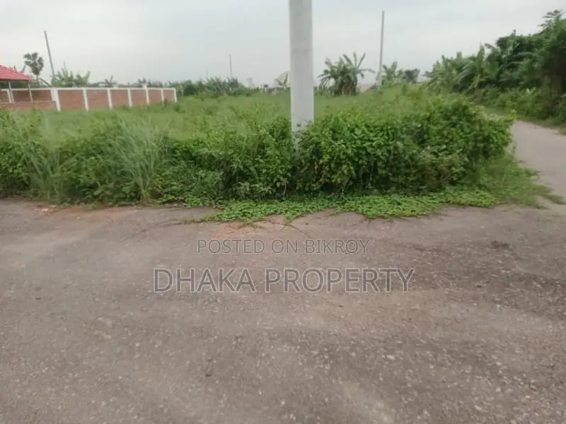 46ft Road, 3 Katha Park West at Sector-9