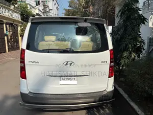 Hyundai H1 2016 White