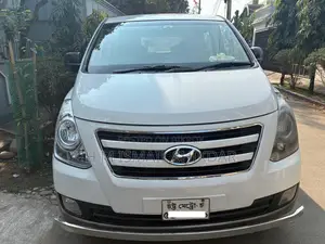 Hyundai H1 2016 White