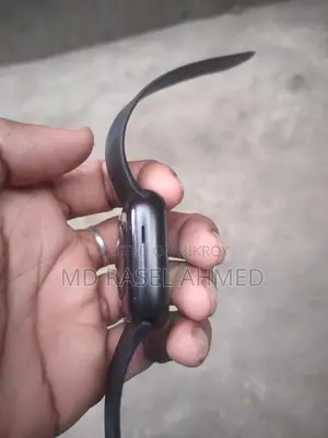 ঘড়িটি বিক্রি হবে একদম নতুন আমার ছোট ভাইয়ের পছন্দ হয় নি তাই বিক্রিকরে দেব