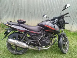 Bajaj Discover 150 (2015)