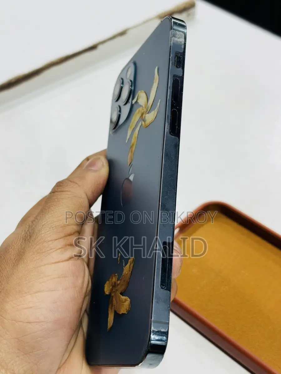 Apple iPhone 12 Pro . (Used)
