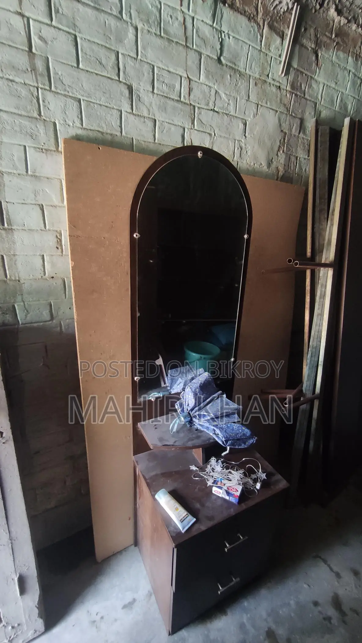 Combo of Two Beds, Show Case, and Dressing Table