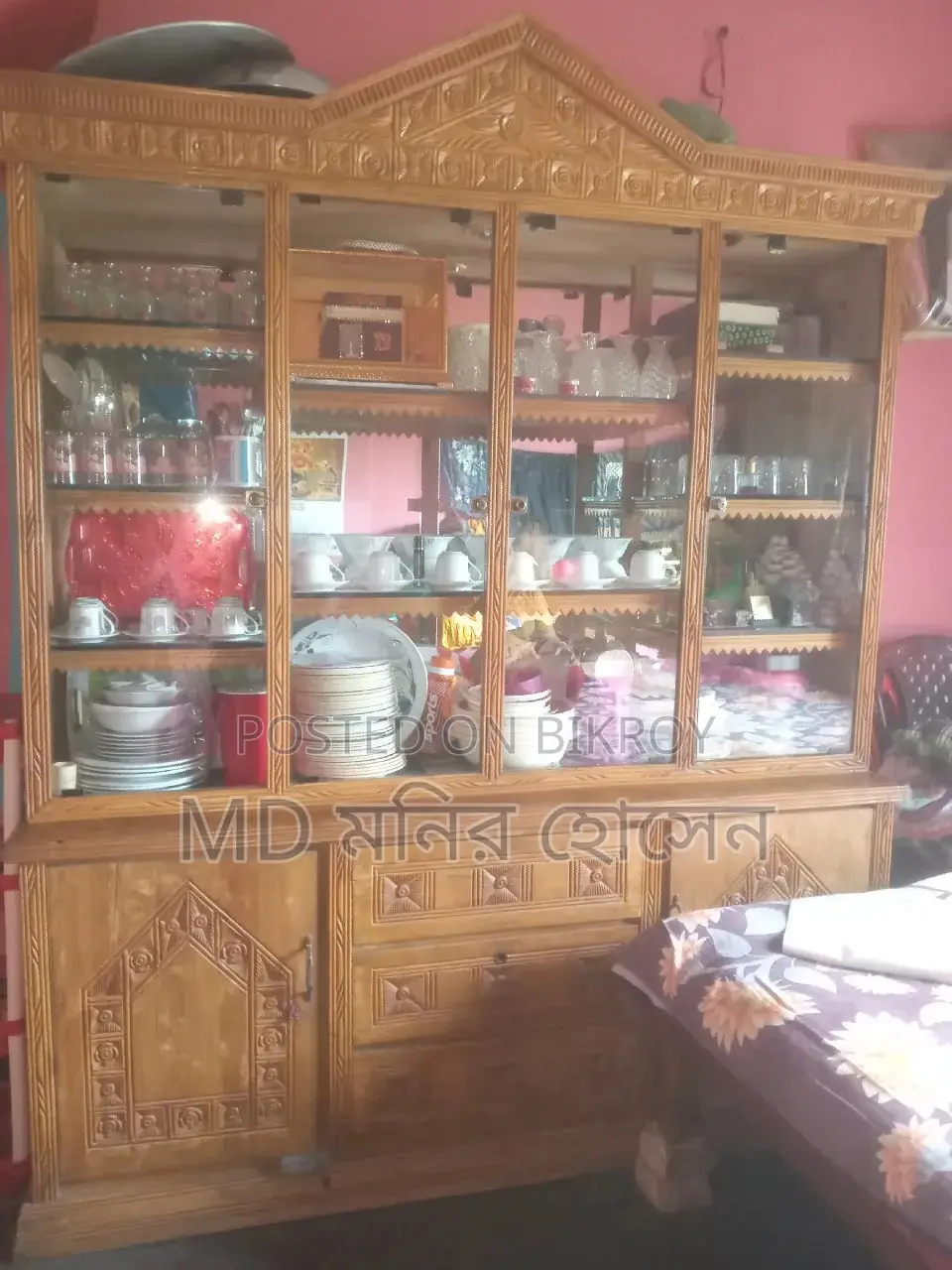 ওয়াল শোকেস
