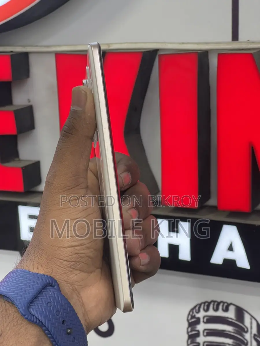 Realme 15 pro 5G (8-256) (Used)