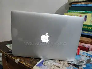 Laptop Apple MacBook Pro 8GB Intel Core I5 HDD 512GB