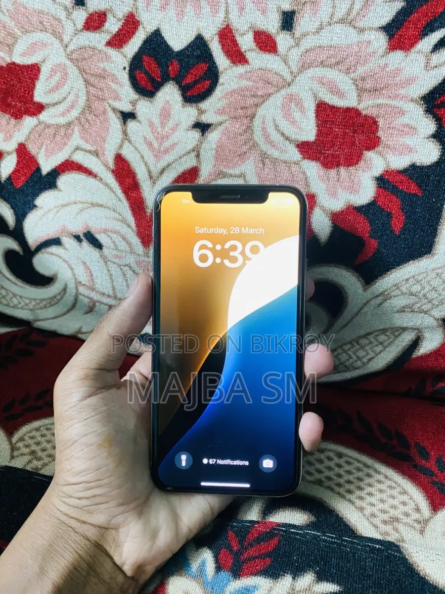 Apple iPhone XS (Used)