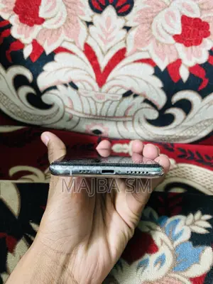 Apple iPhone XS (Used)