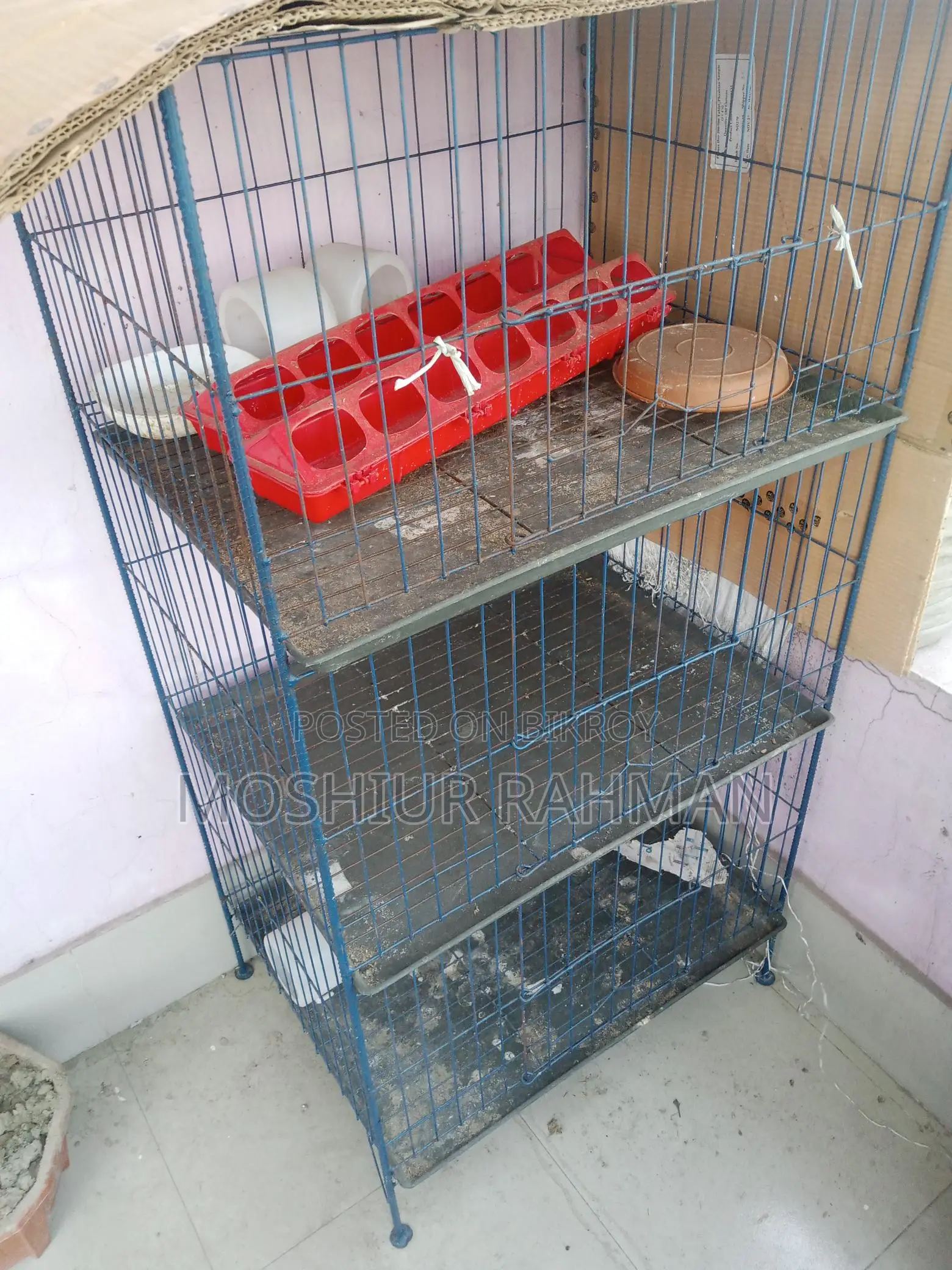 মুড়গি ও কবুতরের খাচা