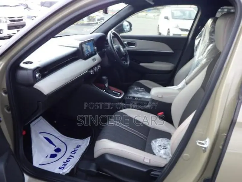 Honda Vezel E PLAY PKG 4.5 POINT 2020
