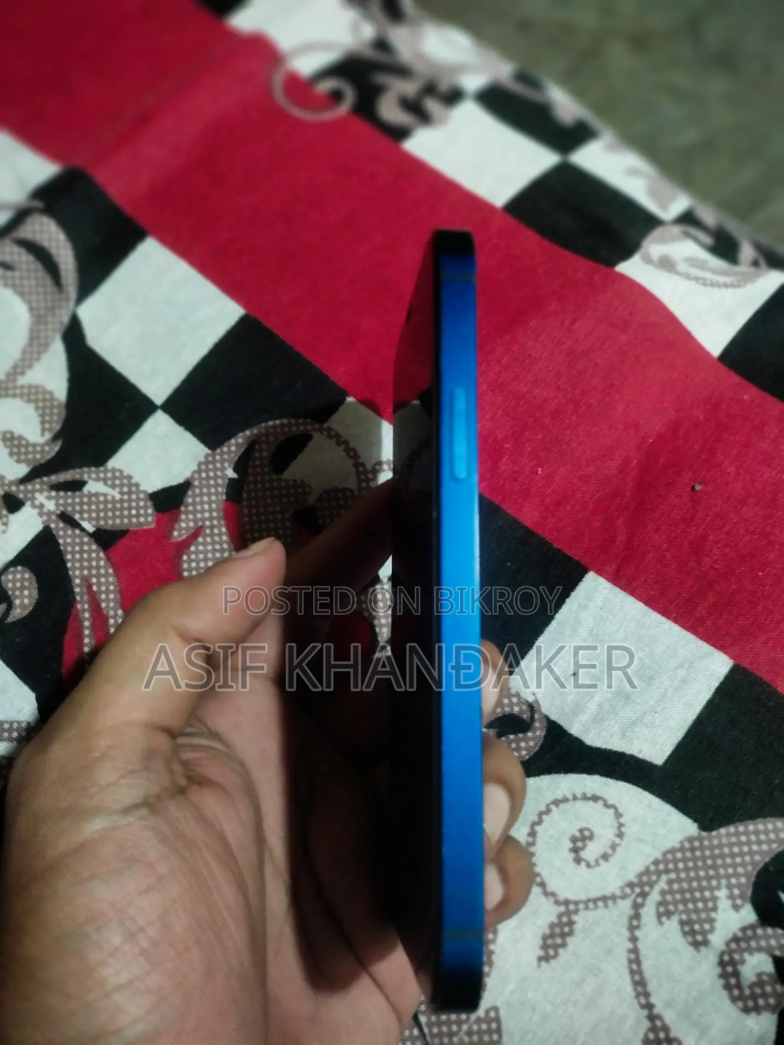 Apple iPhone 12 (Used)
