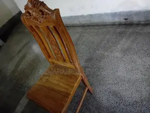 সেগুন কাঠের ডাইনিং টেবিল